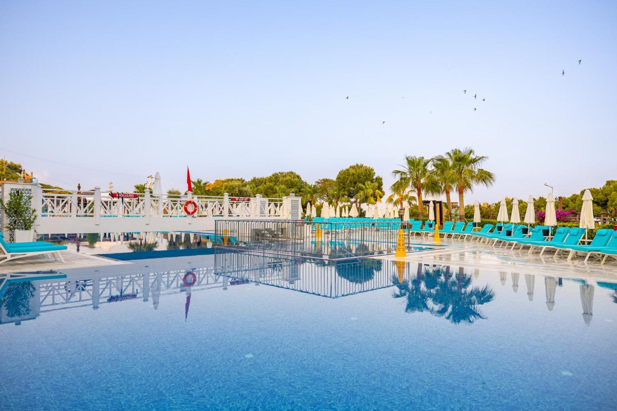 Ramada & Golf Resort 5*